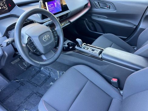 Used 2025 Toyota Prius Plug-In Hybrid FWD image 9