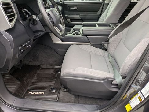 Used 2022 Toyota Tundra SR5 w/ SR5 Convenience Package AWD/4WD image 19