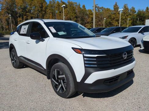 New 2026 Nissan Kicks SV image 2