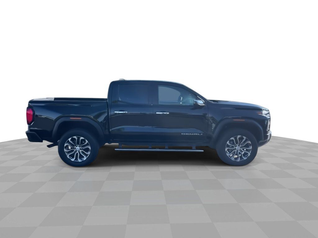 Used 2023 GMC Canyon Denali AWD/4WD image 9