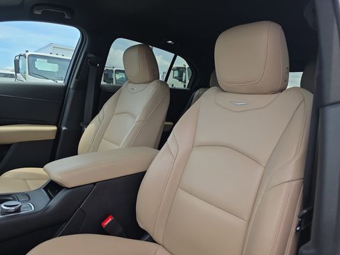 Used 2025 Cadillac XT4 Premium Luxury FWD image 25