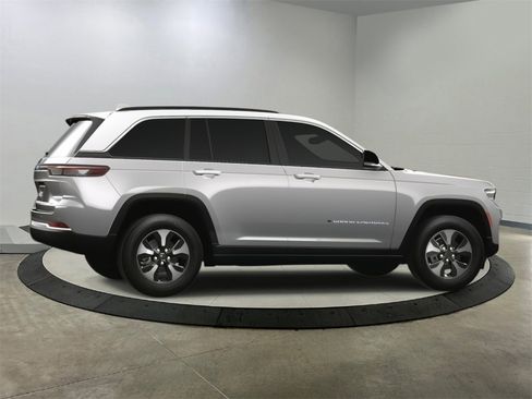 New 2024 Jeep Grand Cherokee Limited 4xe w/ Luxury Tech Group II image 7