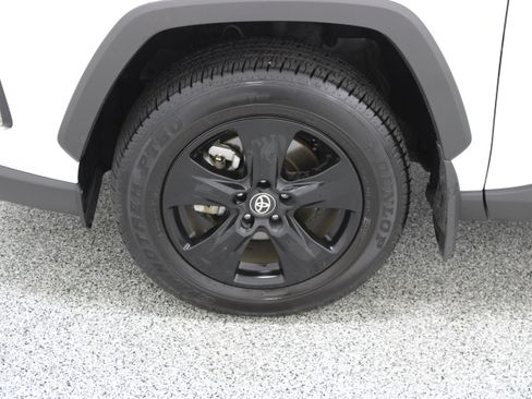 Used 2025 Toyota RAV4 XLE FWD image 11