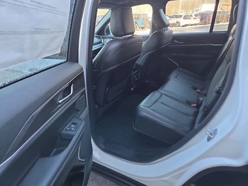 New 2026 Jeep Grand Cherokee Limited image 12