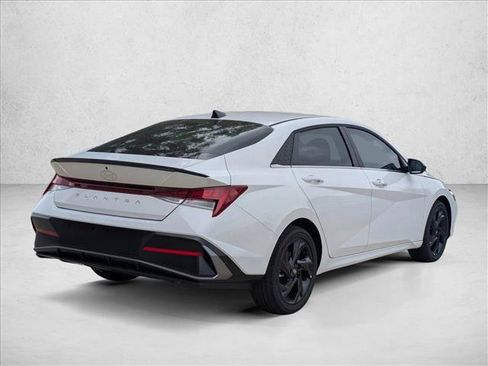 New 2026 Hyundai Elantra SEL Sport FWD image 2