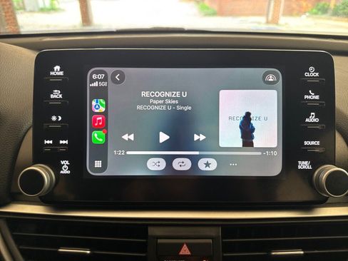 Used 2018 Honda Accord Sport image 17