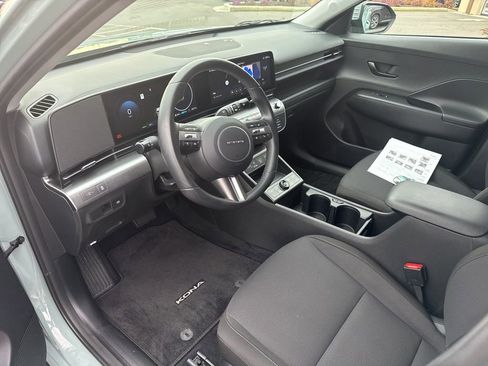 Certified 2025 Hyundai Kona SEL image 10