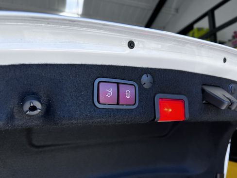 Used 2020 Mercedes-Benz C 300 Sedan image 27
