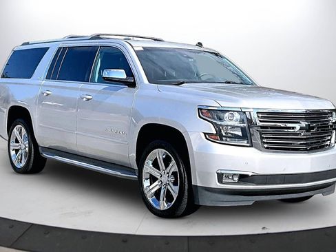 Used 2015 Chevrolet Suburban LTZ image 2
