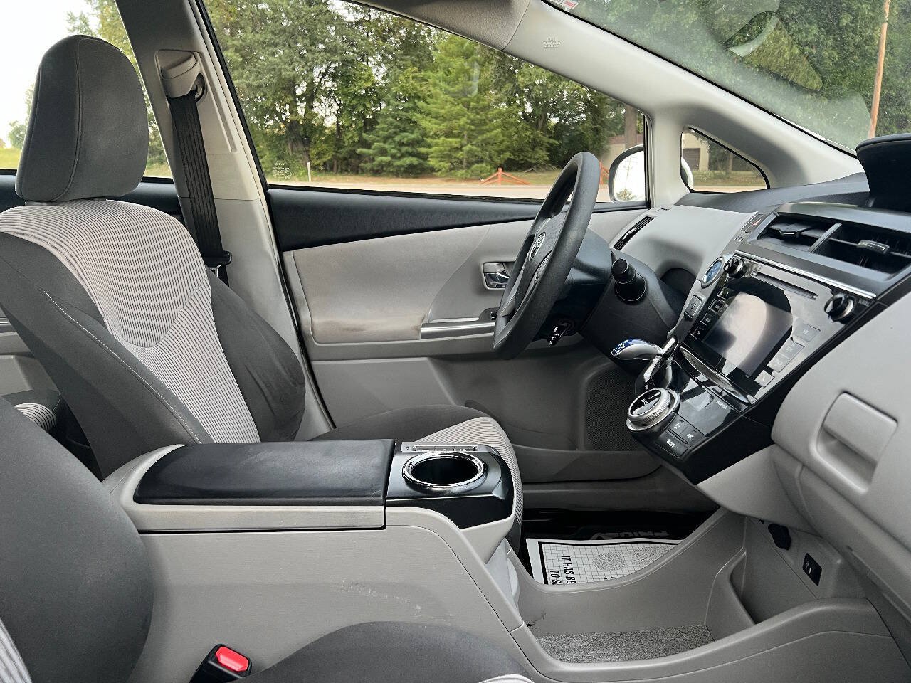 Used 2016 Toyota Prius V Two FWD image 9