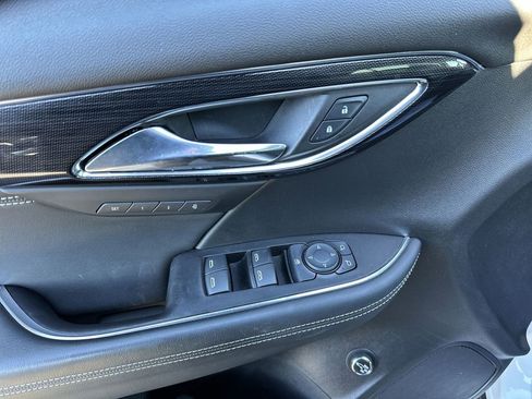 Used 2023 Buick Envision Essence image 13