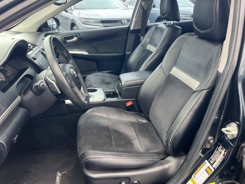 Used 2014 Toyota Camry SE w/ Leather Package image 20