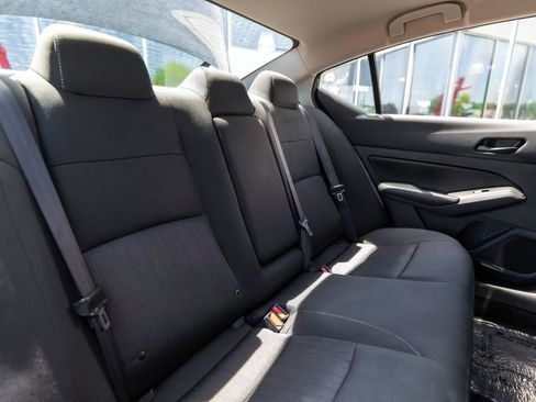 Used 2025 Nissan Altima 2.5 SV FWD image 31