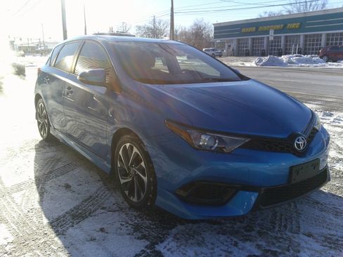 Used 2018 Toyota Corolla iM image 8
