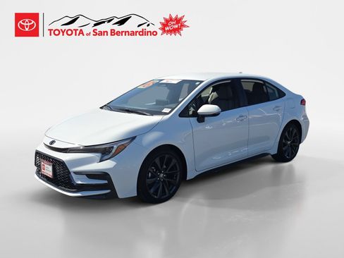 Certified 2026 Toyota Corolla SE w/ SE Package FWD image 1