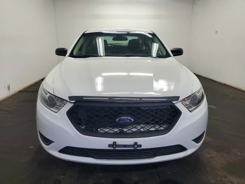 Used 2018 Ford Taurus SE image 2