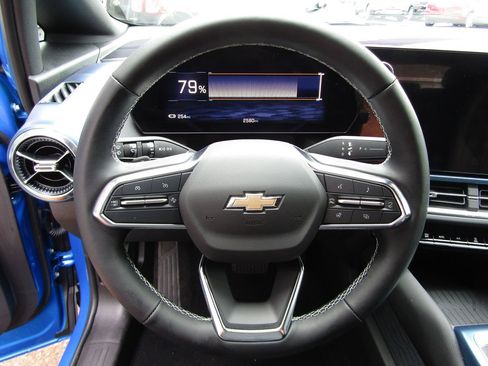 Used 2024 Chevrolet Equinox EV LT image 7