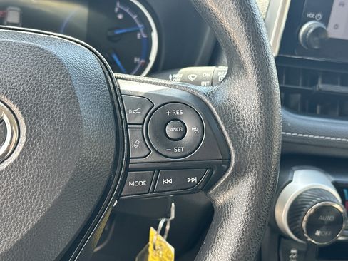 Certified 2023 Toyota RAV4 LE AWD/4WD image 19