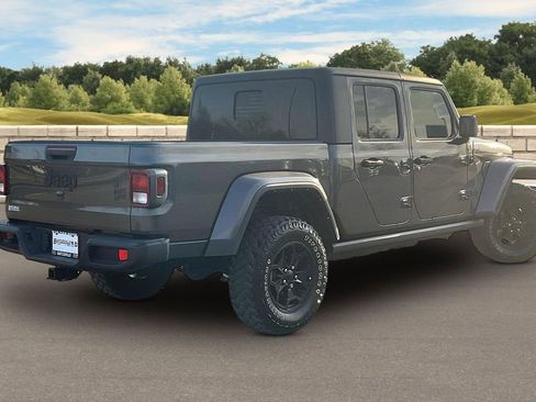 Used 2021 Jeep Gladiator Willys image 12