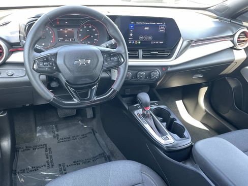 Used 2025 Chevrolet Trax RS w/ Driver Confidence Package FWD image 9