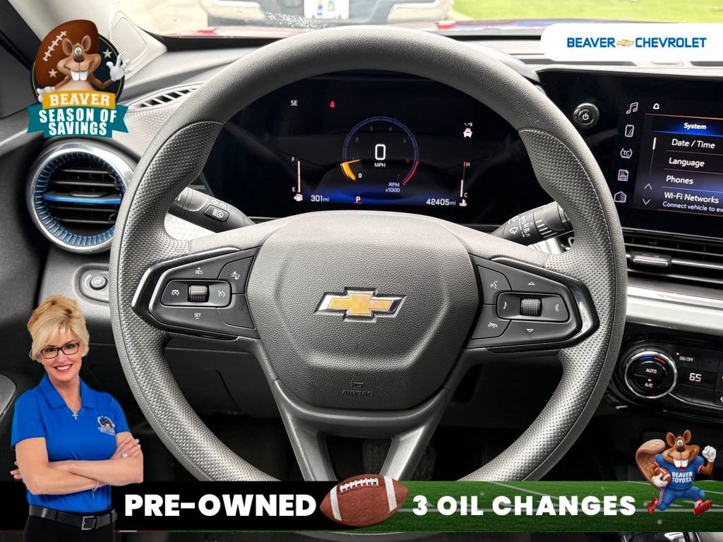 Used 2025 Chevrolet Trax LT FWD image 18