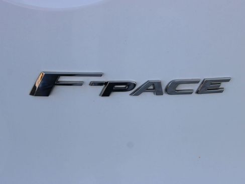 Used 2019 Jaguar F-PACE Premium image 20