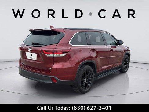 Used 2019 Toyota Highlander SE FWD image 5