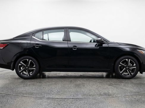 Used 2025 Nissan Sentra SV FWD image 11