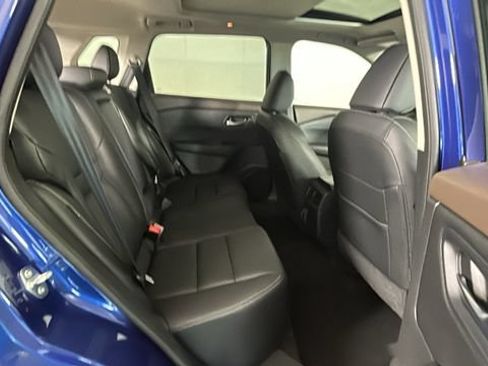 Used 2023 Nissan Rogue SL AWD/4WD image 29