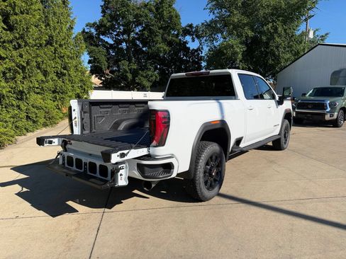 New 2026 GMC Sierra 2500 AT4 w/ AT4 Premium Plus Package AWD/4WD image 33