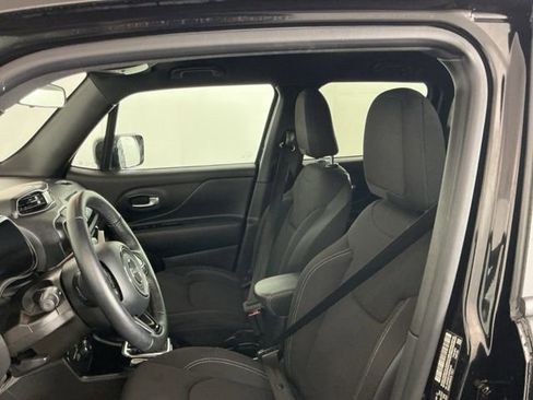 Used 2022 Jeep Renegade Altitude image 14