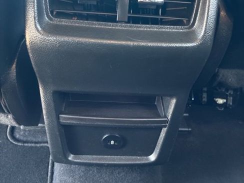 Used 2023 Ford Edge SEL image 24