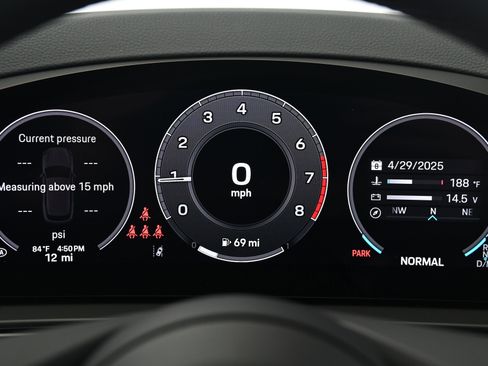 Certified 2025 Porsche Cayenne image 46