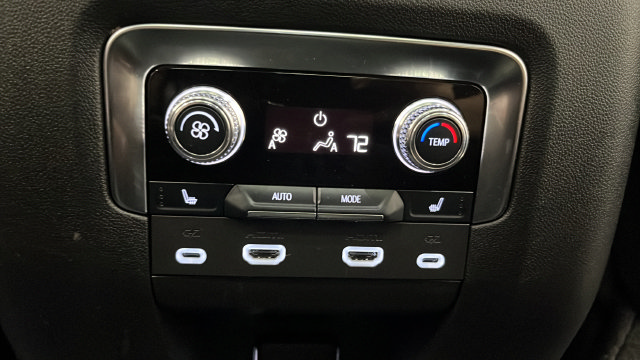 Used 2024 GMC Yukon XL Denali Ultimate AWD/4WD image 39