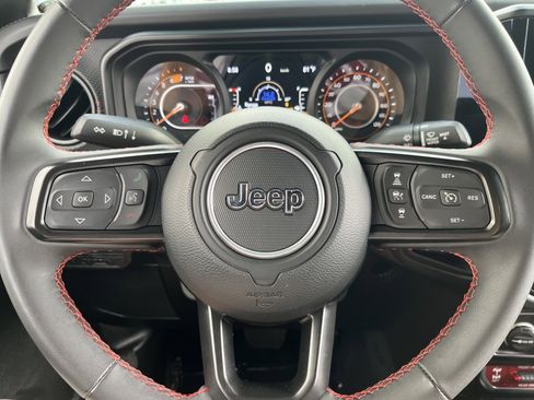 Used 2024 Jeep Wrangler Rubicon AWD/4WD image 16