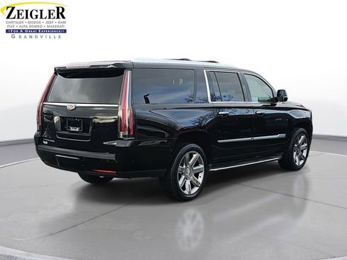 Used 2018 Cadillac Escalade ESV Premium Luxury image 5