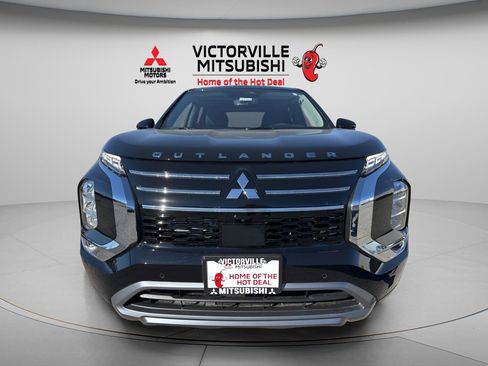 New 2026 Mitsubishi Outlander SE FWD image 2