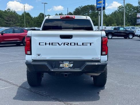 Used 2023 Chevrolet Colorado ZR2 w/ ZR2 Convenience Package III AWD/4WD image 4