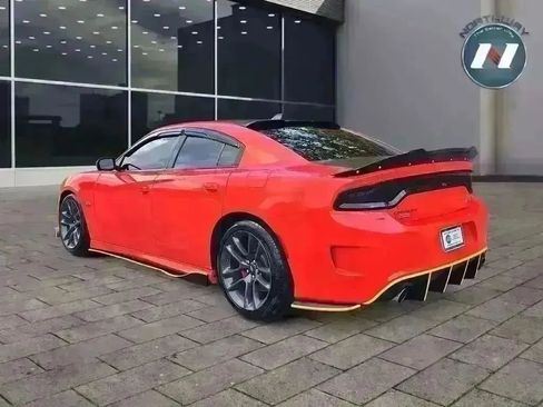 Used 2022 Dodge Charger Scat Pack w/ Plus Group image 3