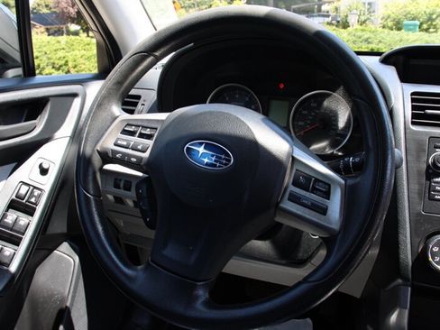 Used 2014 Subaru Forester 2.5i Premium w/ Popular Package #2 AWD/4WD image 18