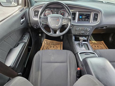Used 2019 Dodge Charger SXT image 10