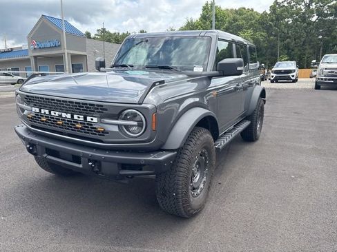 Used 2025 Ford Bronco Badlands AWD/4WD image 3