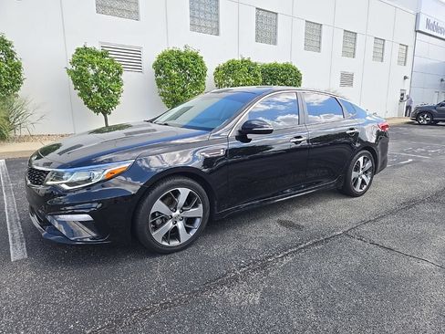 Used 2020 Kia Optima S FWD image 2