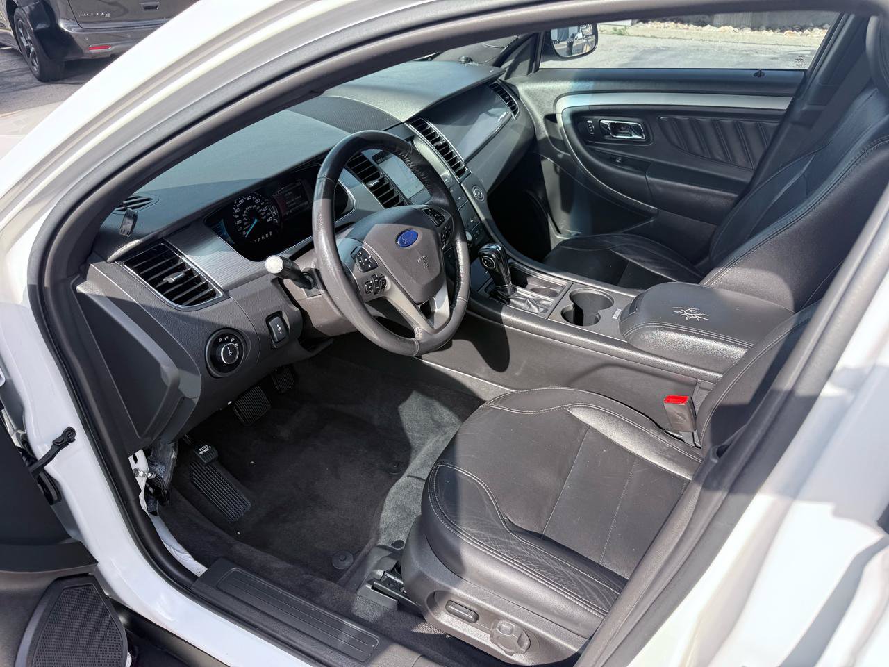 Used 2018 Ford Taurus SEL w/ Equipment Group 201A FWD image 9