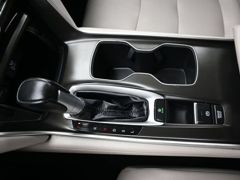 Used 2018 Honda Accord EX-L image 26