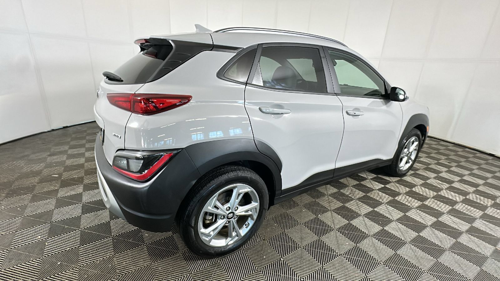 Used 2023 Hyundai Kona SEL w/ Cargo Package AWD/4WD image 3