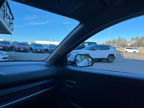 Used 2025 Kia K4 LXS image 36