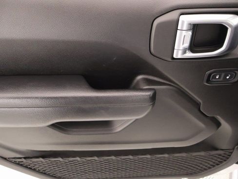 Used 2024 Jeep Gladiator Sport image 14