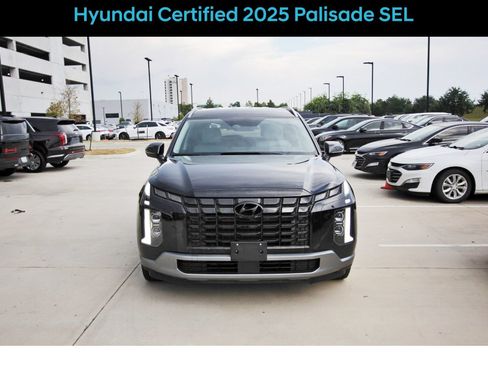 Certified 2025 Hyundai Palisade SEL FWD image 2