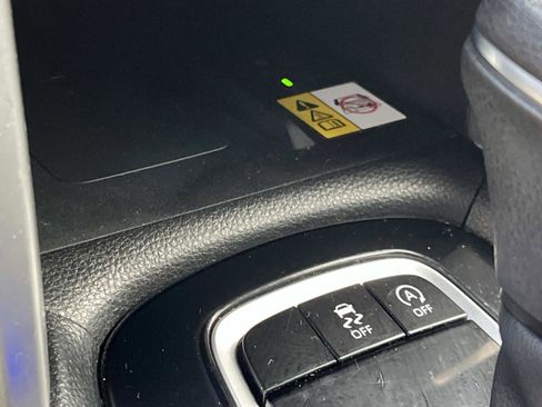 Used 2023 Toyota Corolla Cross LE image 32